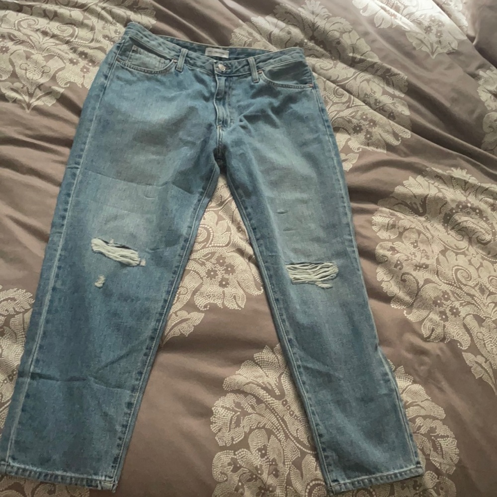 Daryl-Ann Denner by Pink Lily Sophia Distressed Light Denim Jeans in size 30